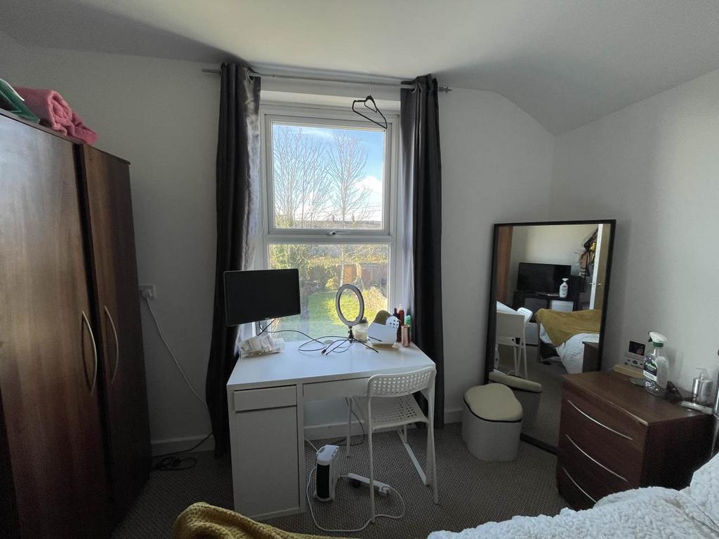 Bedroom (4)