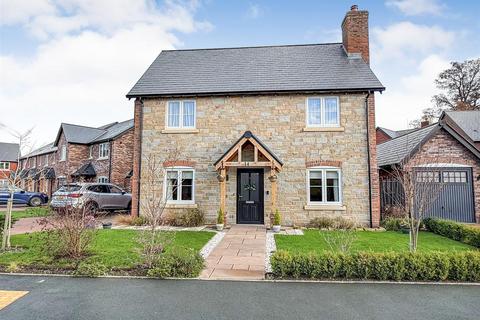 Maes Sarn Wen, Four Crosses,