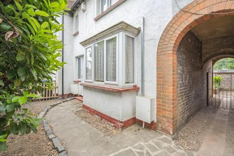 1 bedroom flat to rent, Oxford Road, Gerrards Cross, SL9