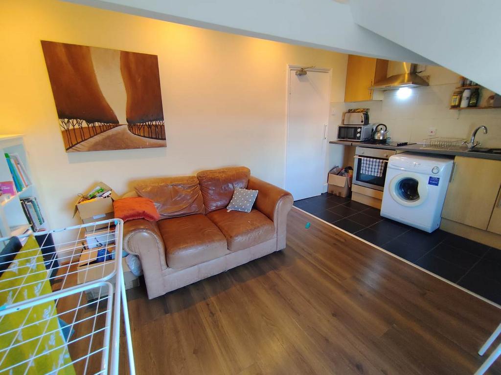 Living area (2)