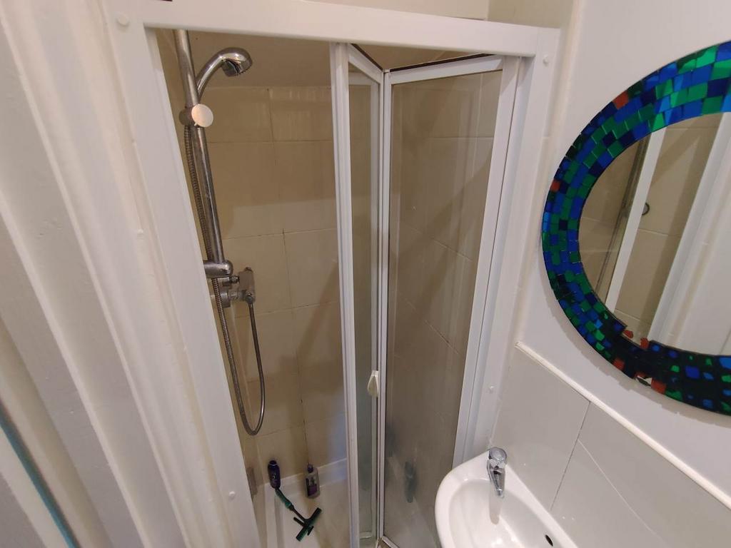 Bathroom (2)