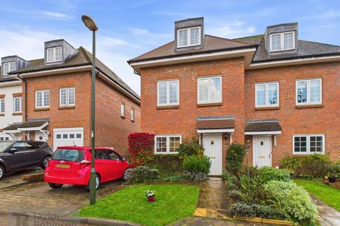 undefined, Maddox Drive, Worth, Crawley