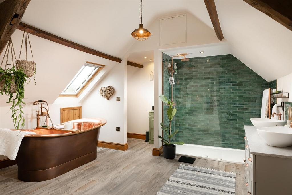 Principal Bedroom Suite