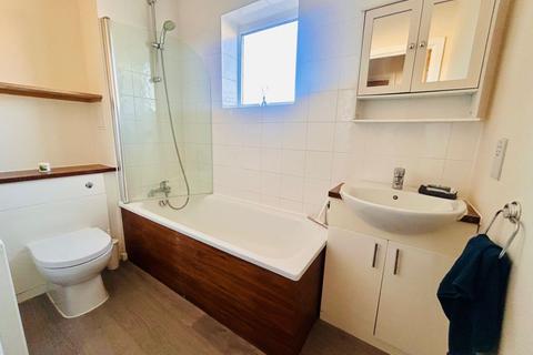 2 bedroom maisonette for sale, Tourtel Yard, Northfleet, DA11