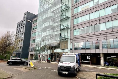 2 bedroom flat to rent, Great West Road