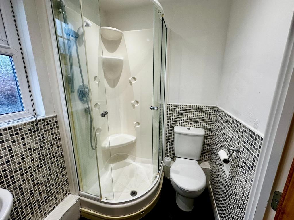 1 Moulton Chase - En-Suite