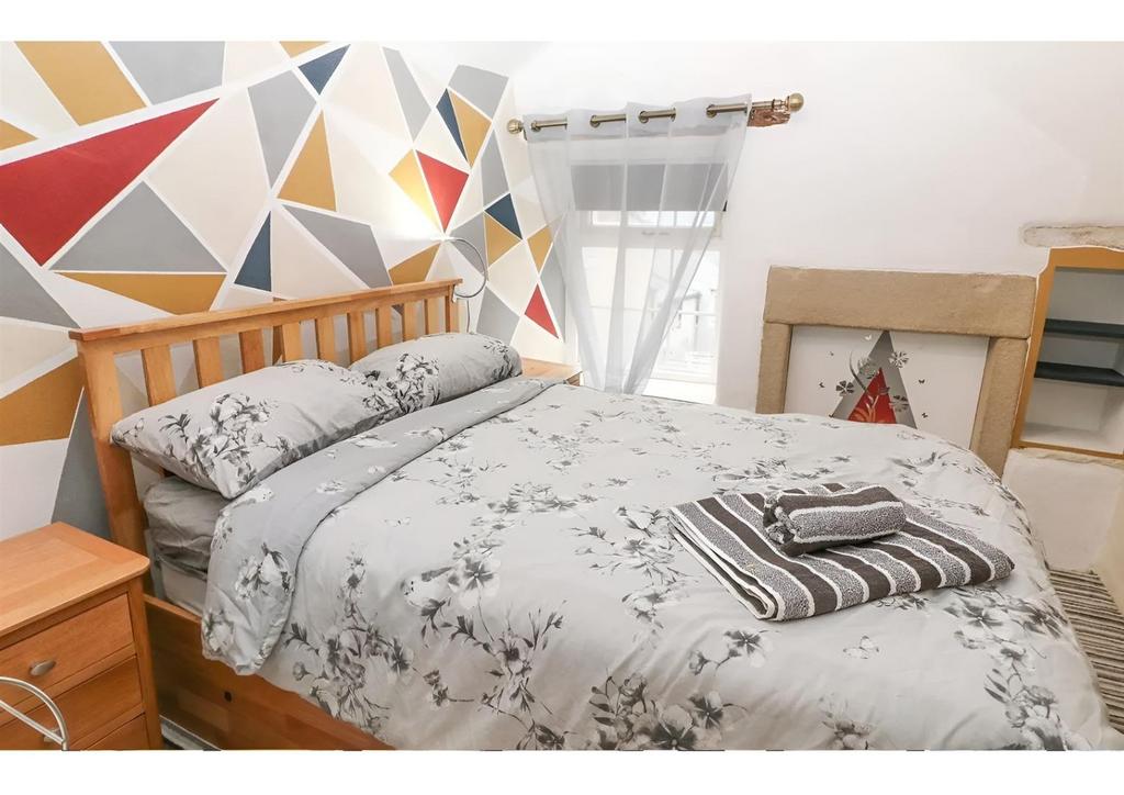 Bedroom and window.jpg