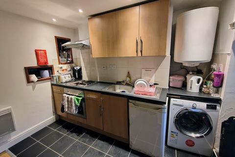 undefined, Cathays Terrace, Cathays,