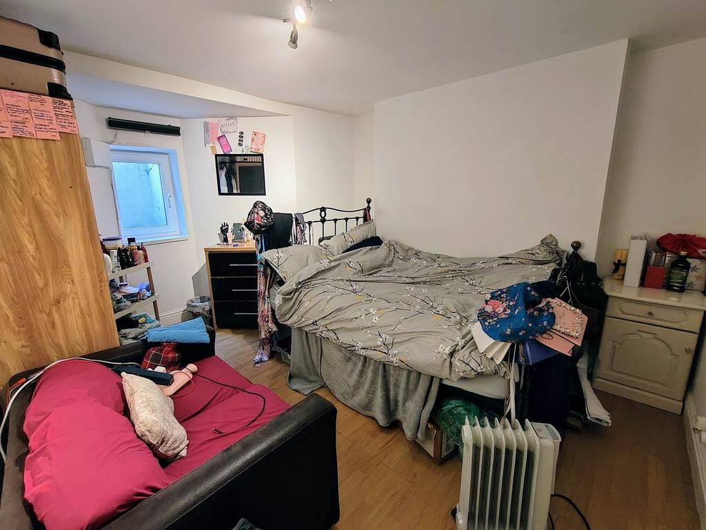 Bedroom (1)