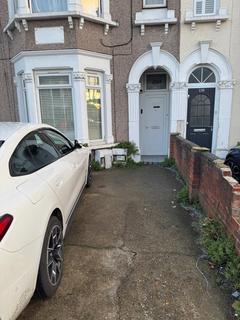 2 bedroom flat to rent, Thorold Road, Ilford IG1