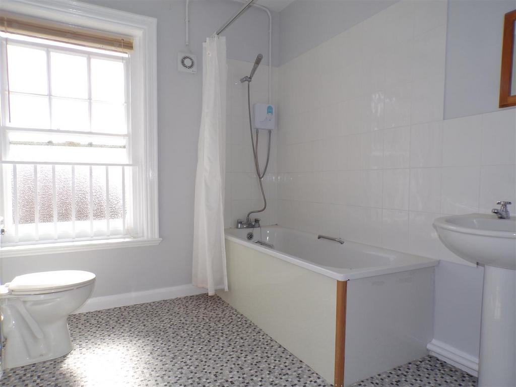Bathroom.JPG