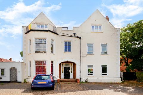 undefined, Grand Drive, London, SW20