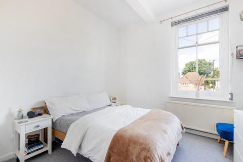 undefined, Grand Drive, London, SW20