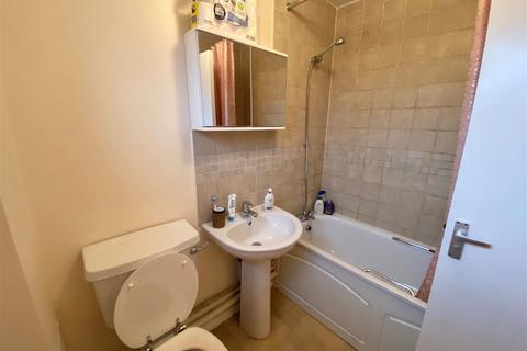 1 bedroom in a house share to rent, Chantry Court, Hatfield AL10