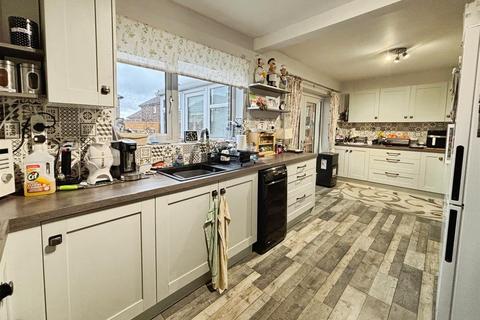 undefined, Reevy Road West, Bradford BD6