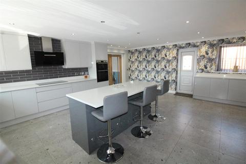 undefined, Robin Hill, Batley