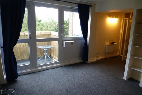 undefined, Crescent Court, Crescent Road
