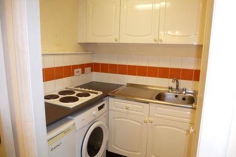 undefined, Crescent Court, Crescent Road