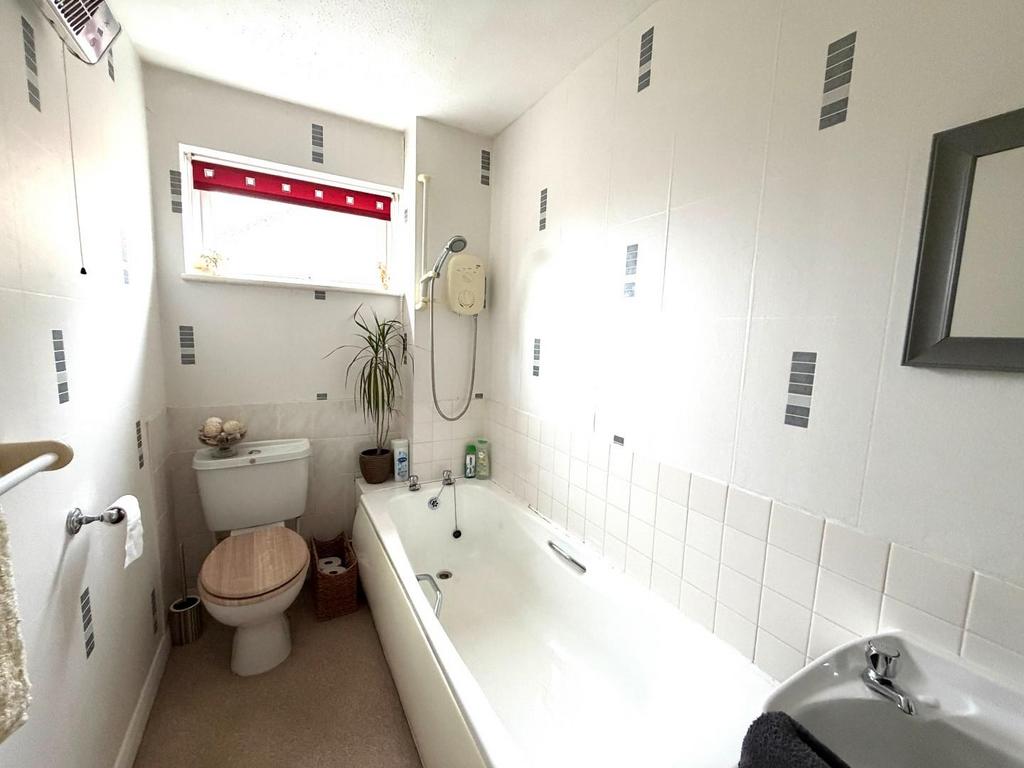 Bathroom.JPG