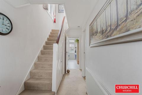 3 bedroom semi-detached house for sale, Colvin Gardens, Wanstead