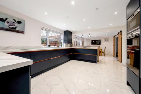 5 bedroom detached house for sale, Balmoral Road, Oakham