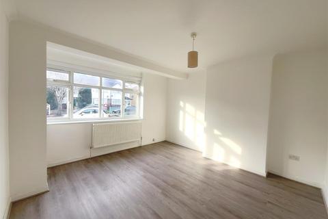 3 bedroom semi-detached house to rent, Clock House Road, Beckenham