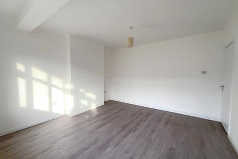 3 bedroom semi-detached house to rent, Clock House Road, Beckenham