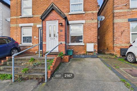 3 bedroom property to rent, Harwich Road, Colchester, CO4 3DD