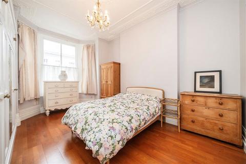 undefined, Leysfield Road, London W12