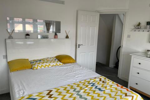 undefined, Connaught Avenue, Hounslow TW4