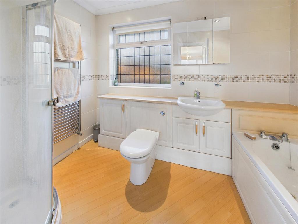 En-suite Bathroom