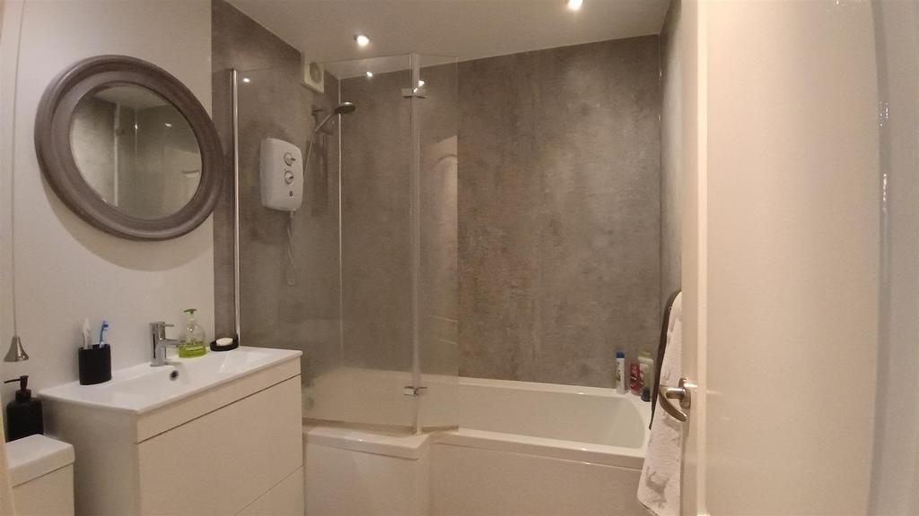 Bathroom1.jpg