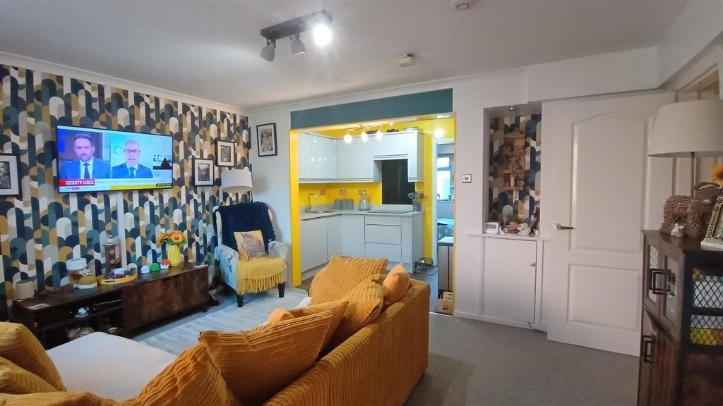 Sittingroom3.jpg
