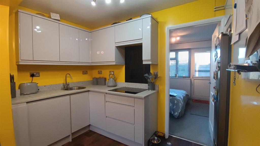 Kitchen1.jpg