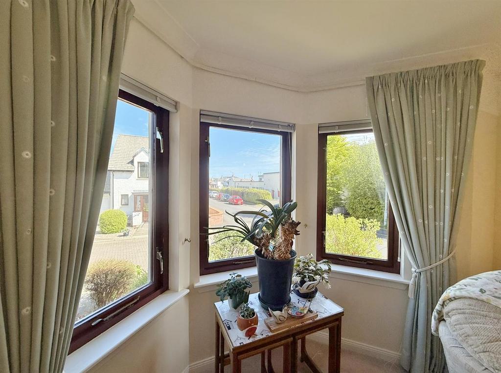 Lounge bay window