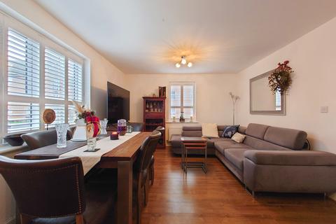 undefined, Skylark Avenue