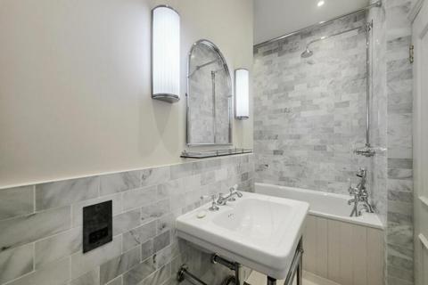 undefined, Sussex Gardens, Paddington, London, W2