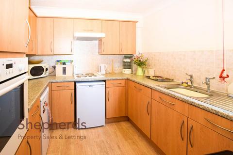 undefined, High Street, Cheshunt EN8