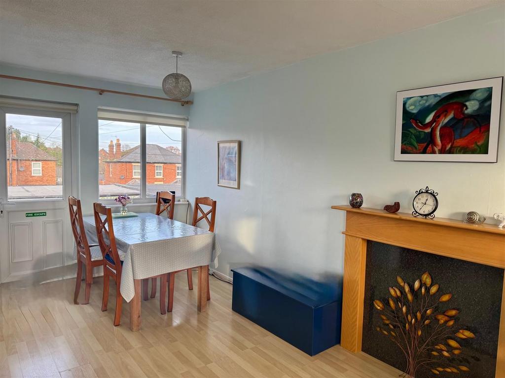 Dining area.jpg