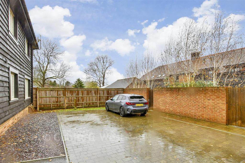 Driveway/Parking