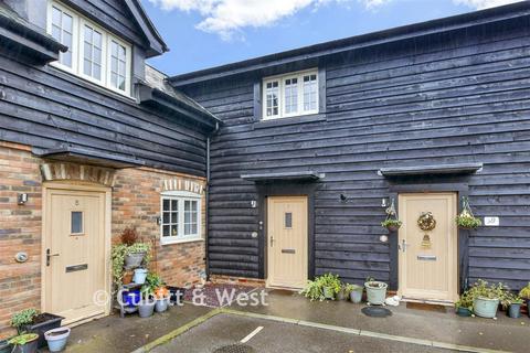 2 bedroom ground floor flat for sale, The Saddlery, Little Bookham KT23