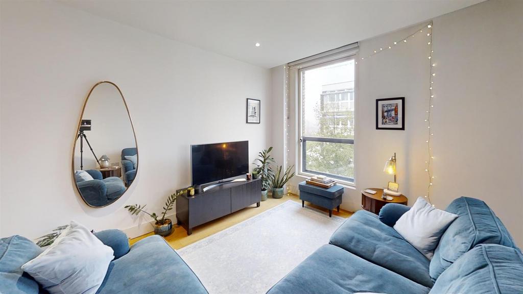121-Upper-Richmond-Road-6th-Living-Room.jpg