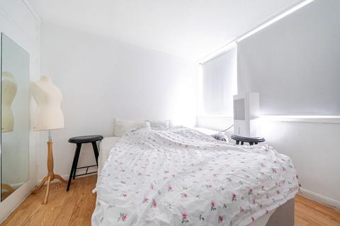 1 bedroom property to rent, Claudia Place, London, SW19