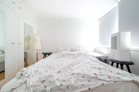 1 bedroom property to rent, Claudia Place, London, SW19