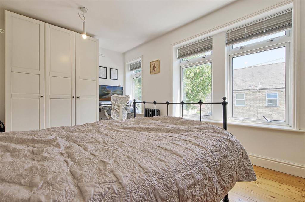 Bedroom 1 - 2.jpg