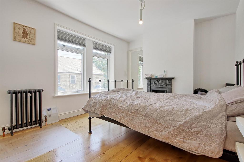 Bedroom 1.jpg