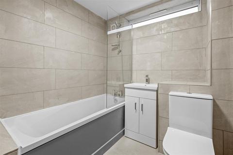 2 bedroom apartment to rent, Pettifer Way, High Wycombe HP12