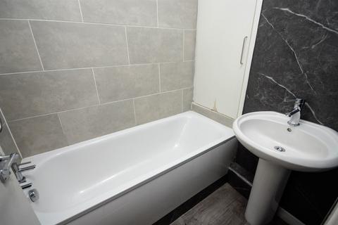 2 bedroom flat to rent, Osborne Avenue, South Shields
