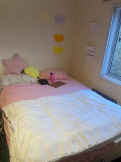 1 bedroom in a house share to rent, St. Clement Close, Uxbridge UB8