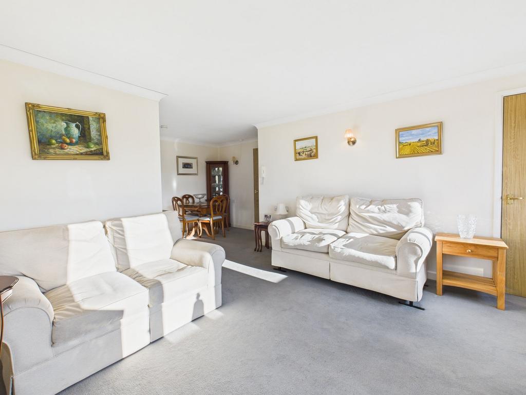 Sitting/Dining Room